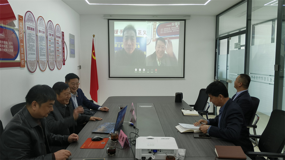 慰问西部锻炼计划李成山律师.jpg